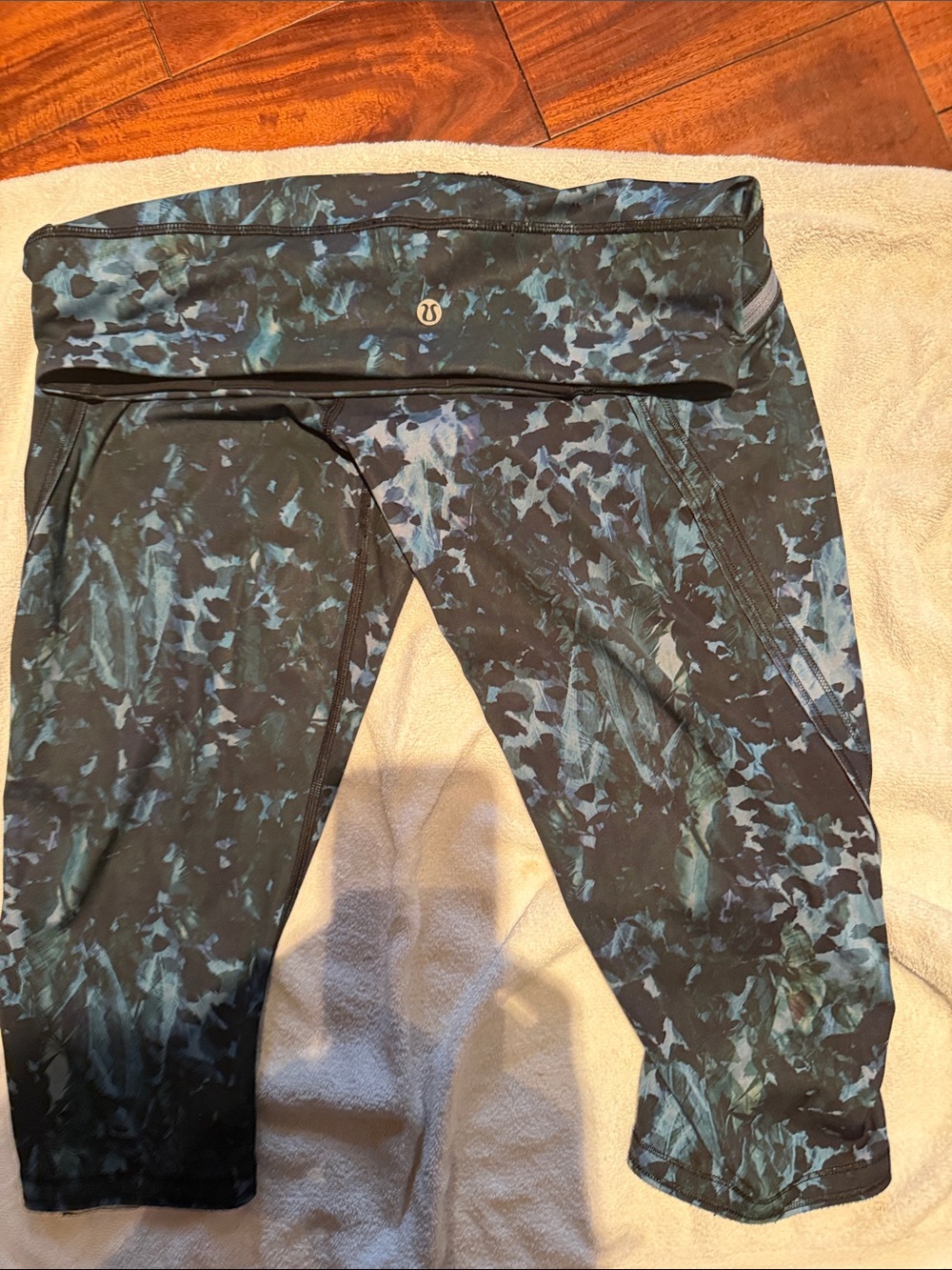 lululemon athletica Black and Teal Marble Print Leggings